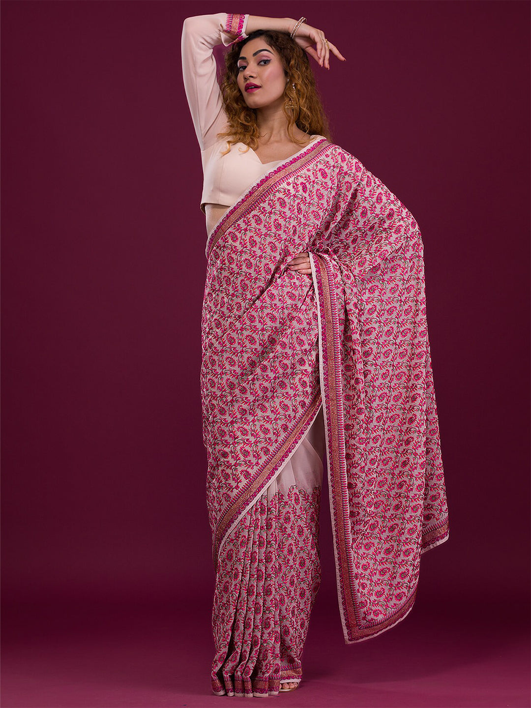 Koskii Paisley Embroidered Saree - Distacart