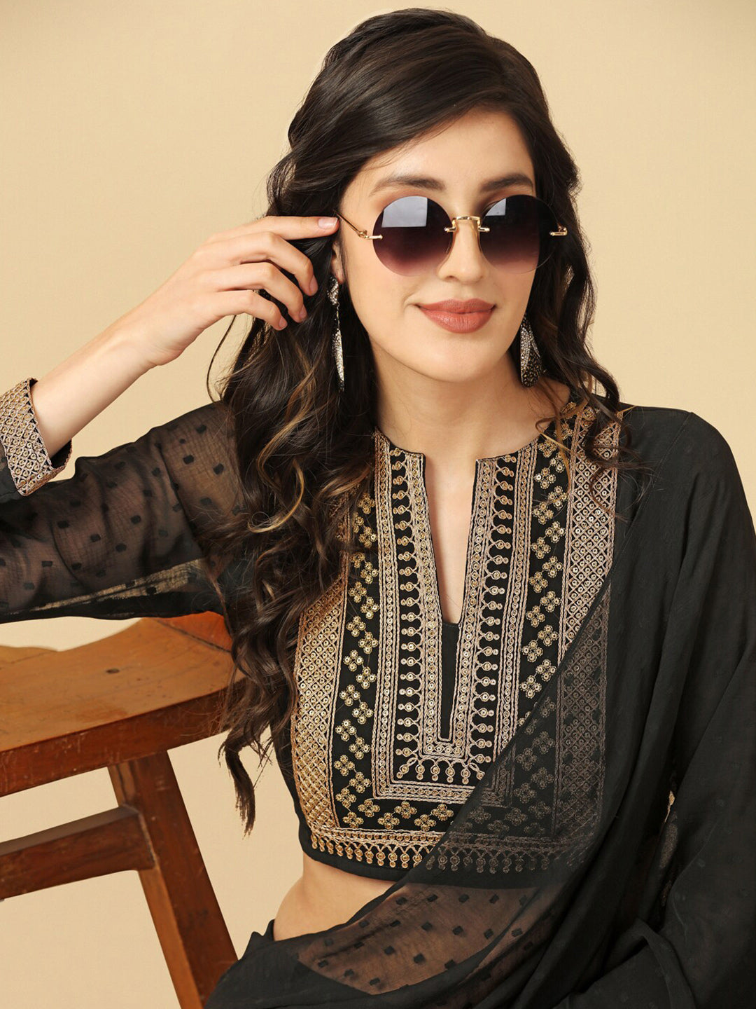 Sangria Black Geometric Woven Design Saree - Distacart