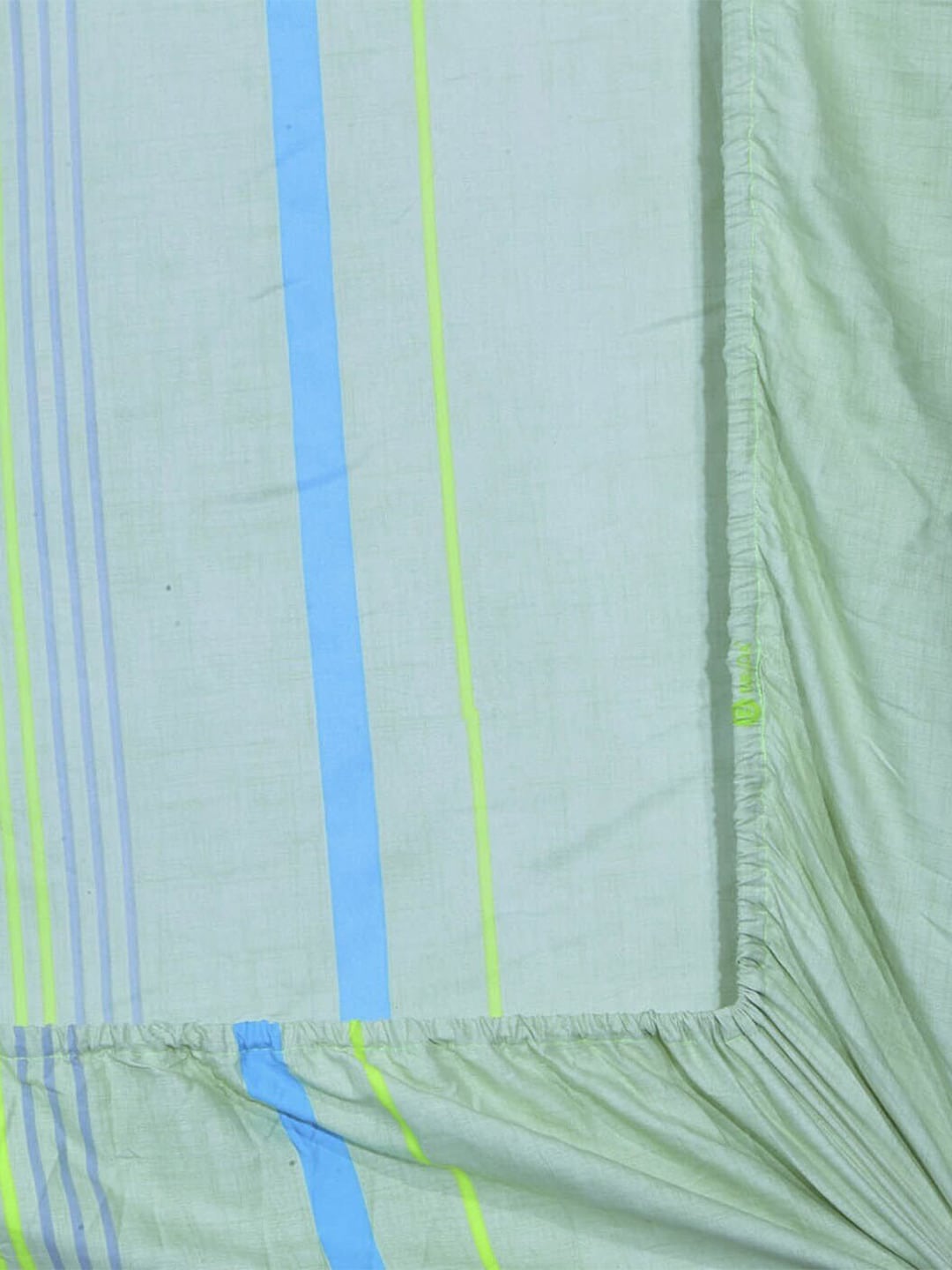 Home Sizzler Green & Blue Floral 210 TC Queen Bedsheet with 2 Pillow Covers - Distacart
