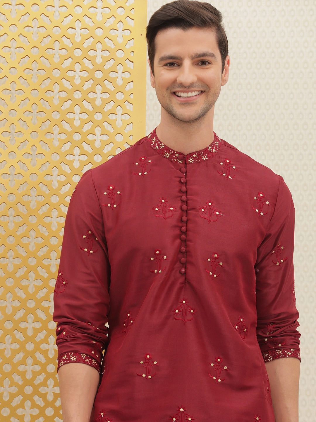 House of Pataudi Men Red Embroidered Jashn Straight Kurta - Distacart