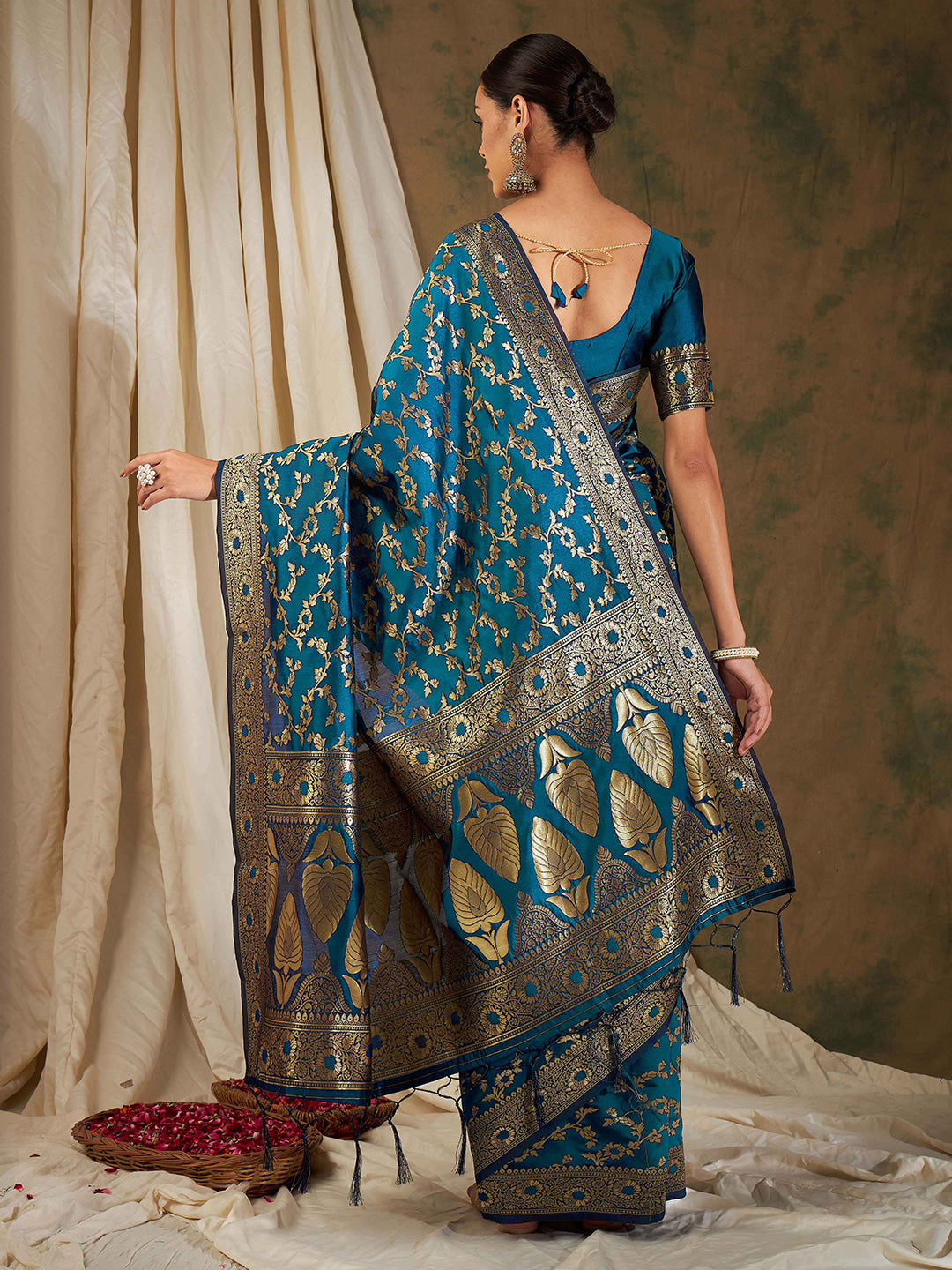 Sangria Blue Floral Woven Design Zari Kanjeevaram Saree - Distacart