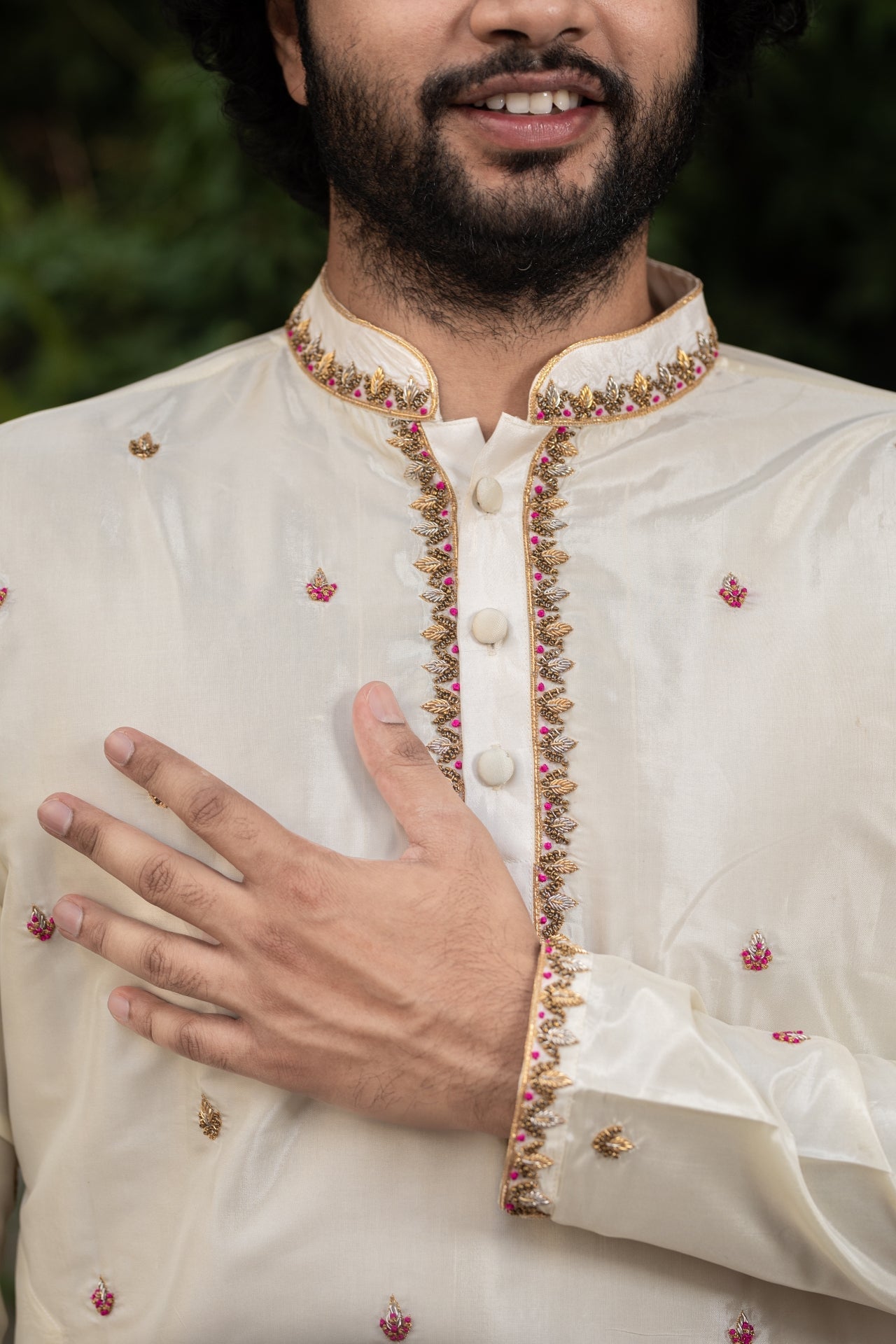 Classic Hand Embroidery Designer Pattu Kurta and Dhoti Set by Hilo Designs - Distacart