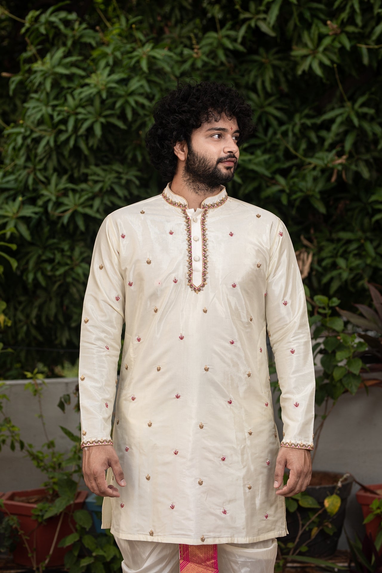 Classic Hand Embroidery Designer Pattu Kurta and Dhoti Set by Hilo Designs - Distacart