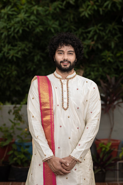 Classic Hand Embroidery Designer Pattu Kurta and Dhoti Set by Hilo Designs - Distacart