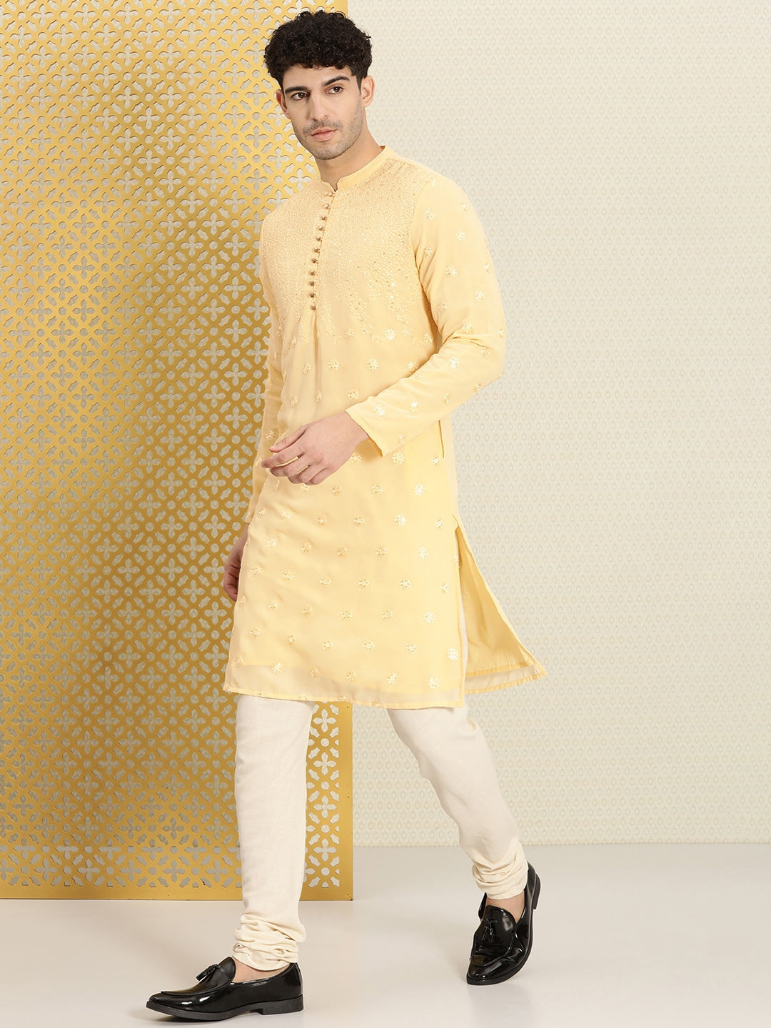 House of Pataudi Men Embroidered Sequined Floral Jashn Kurta - Distacart