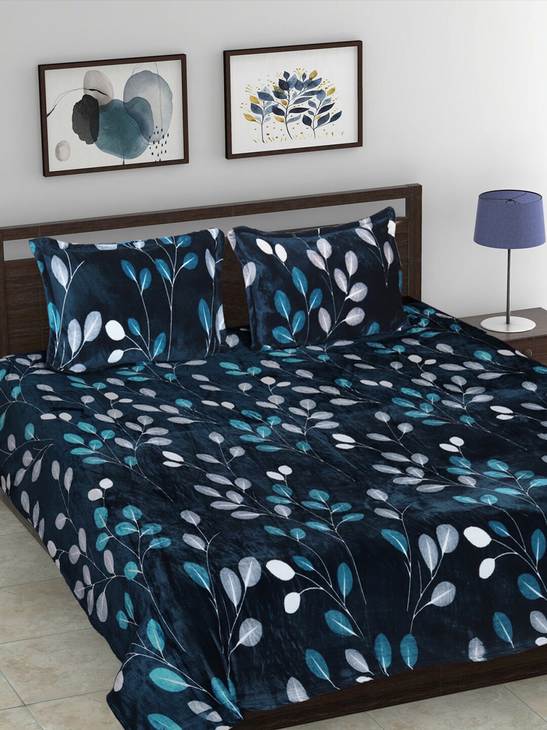 Cloth Fusion Blue & White Floral Velvet Warm 104 TC King Bedsheet With 2 Pillow Covers - Distacart