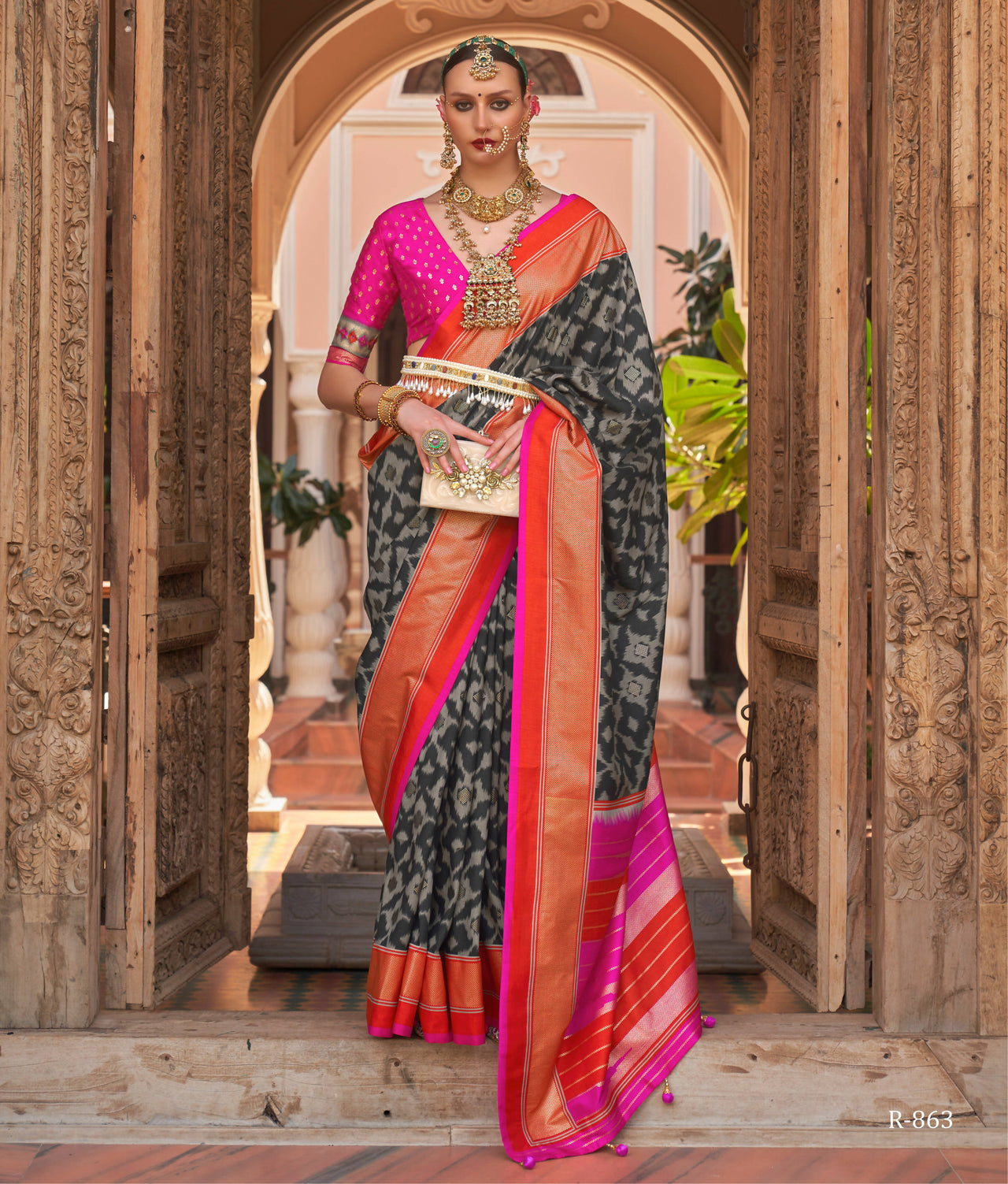 Black Silk Abstract Printed Saree With Unstitched Blouse Piece - Aanchal - Distacart