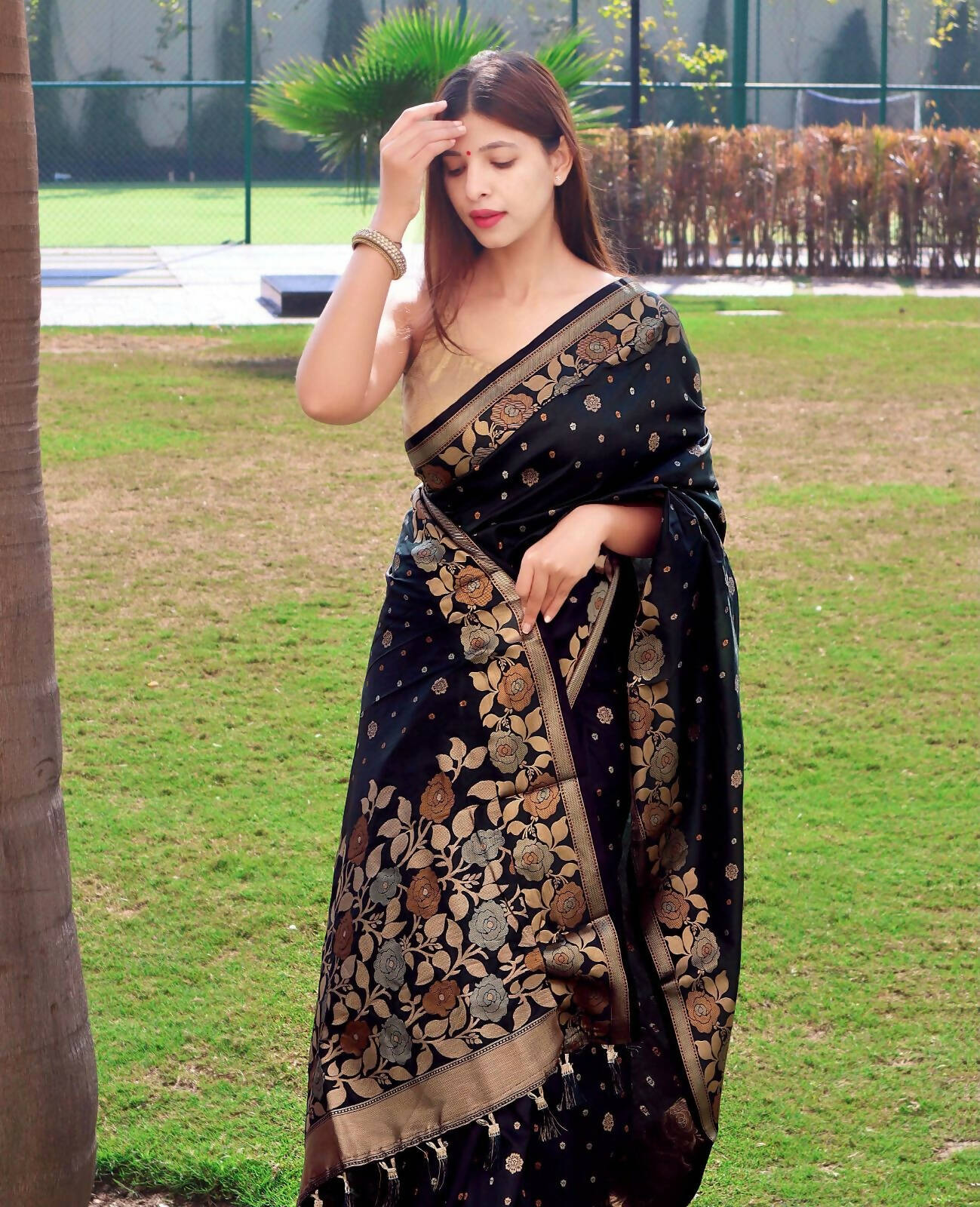 DEIANA'S Beautiful Golden Jari with New Design Soft Lichi Silk Saree - Black - Distacart
