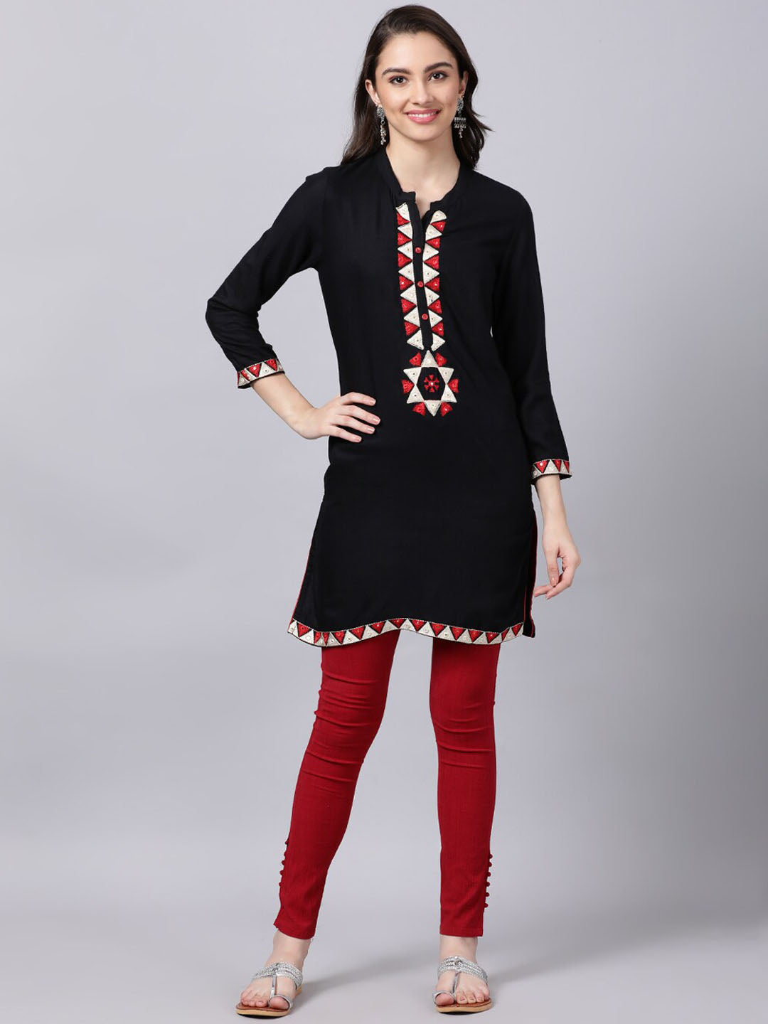 Souchii Women Black Geometric Embroidered Grandeur & Majestic Artwork Kurta - Distacart