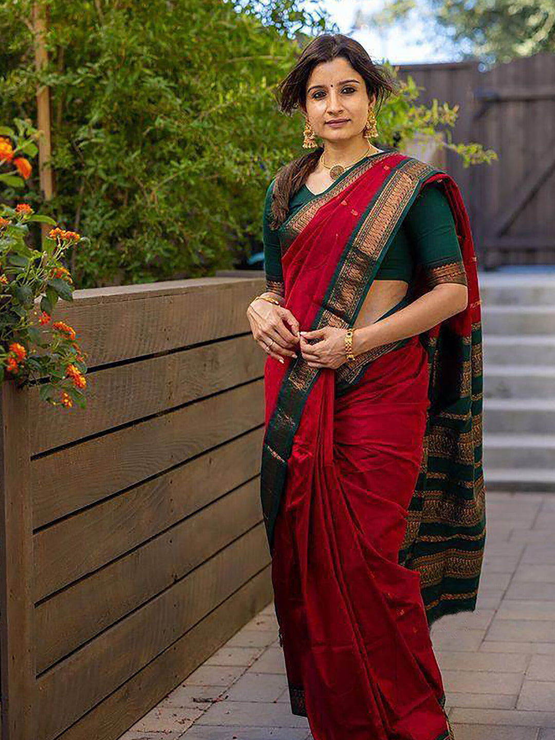 Kalini Red & Green Woven Design Zari Kanjeevaram Saree - Distacart