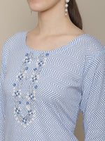 Thumbnail for Sangria Women Lavender Geometric Printed Flared Sleeves Thread Work Kurta - Distacart