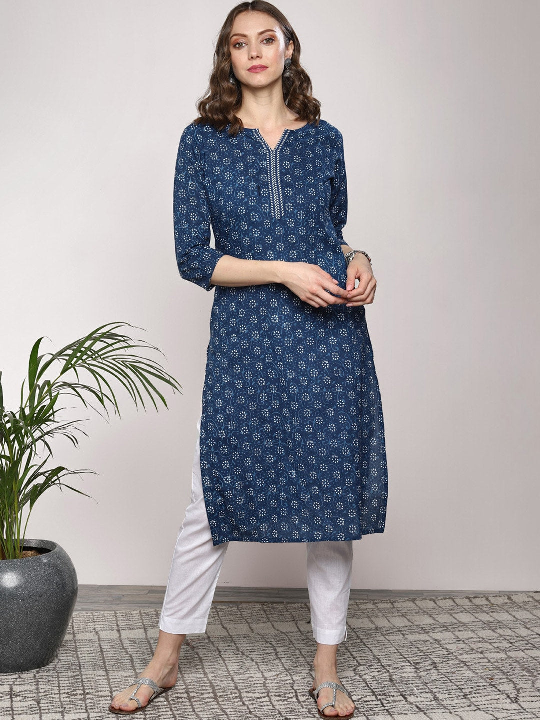 Sangria Women Navy Blue Printed Straight Kurta - Distacart