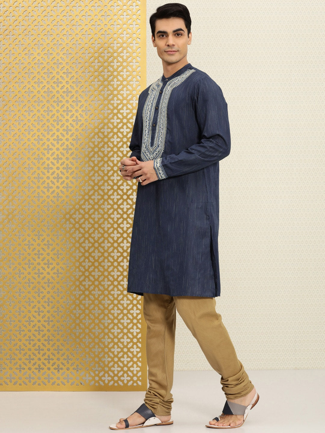 House of Pataudi Men Navy Blue Embroidered Striped Pattern Jashn Kurta - Distacart