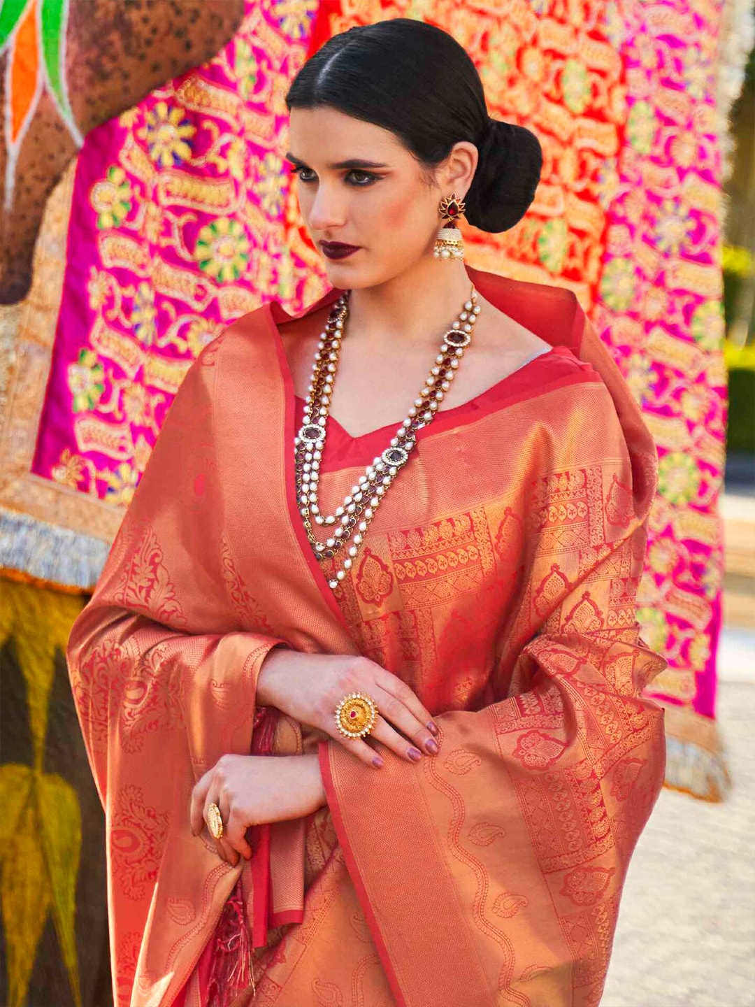 Mitera Red & Gold-Toned Zari Silk Blend Kanjeevaram Saree - Distacart