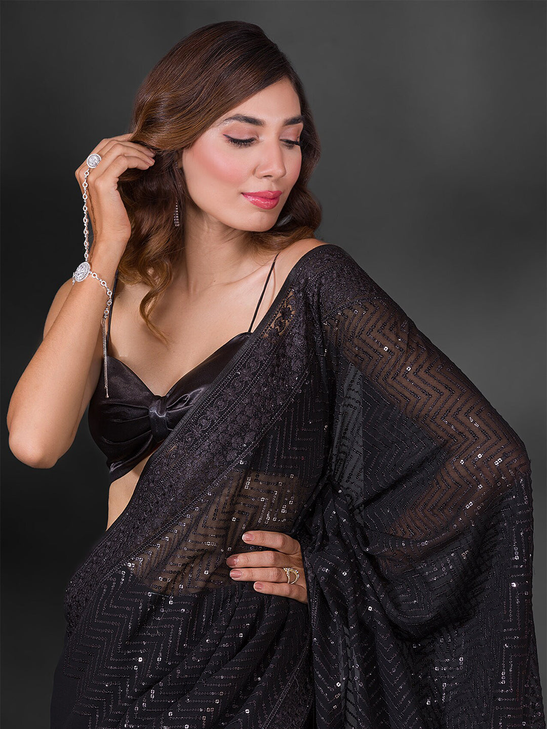Koskii Embellished Sequinned Saree - Distacart