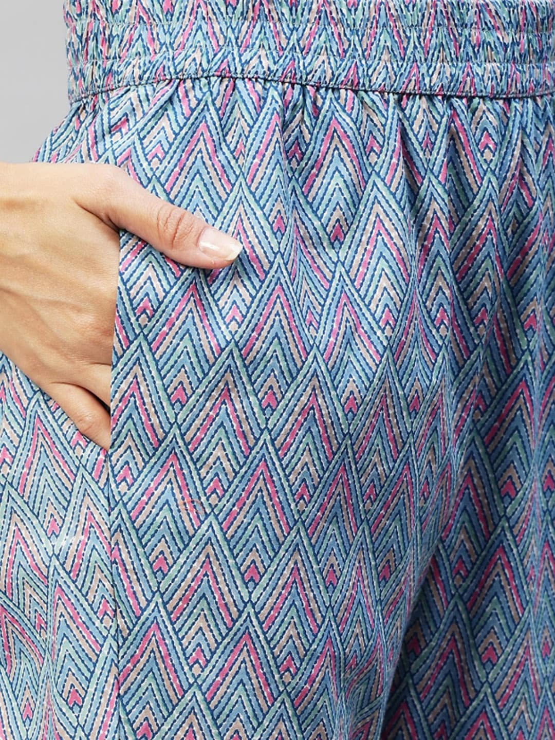 Kalini Floral Printed Notch Collar Kurta with Trousers - Distacart