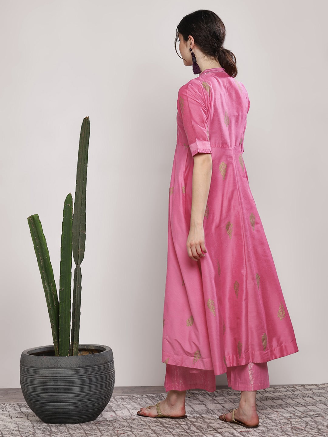 Sangria Women Pink Printed Kurta with Trousers - Distacart