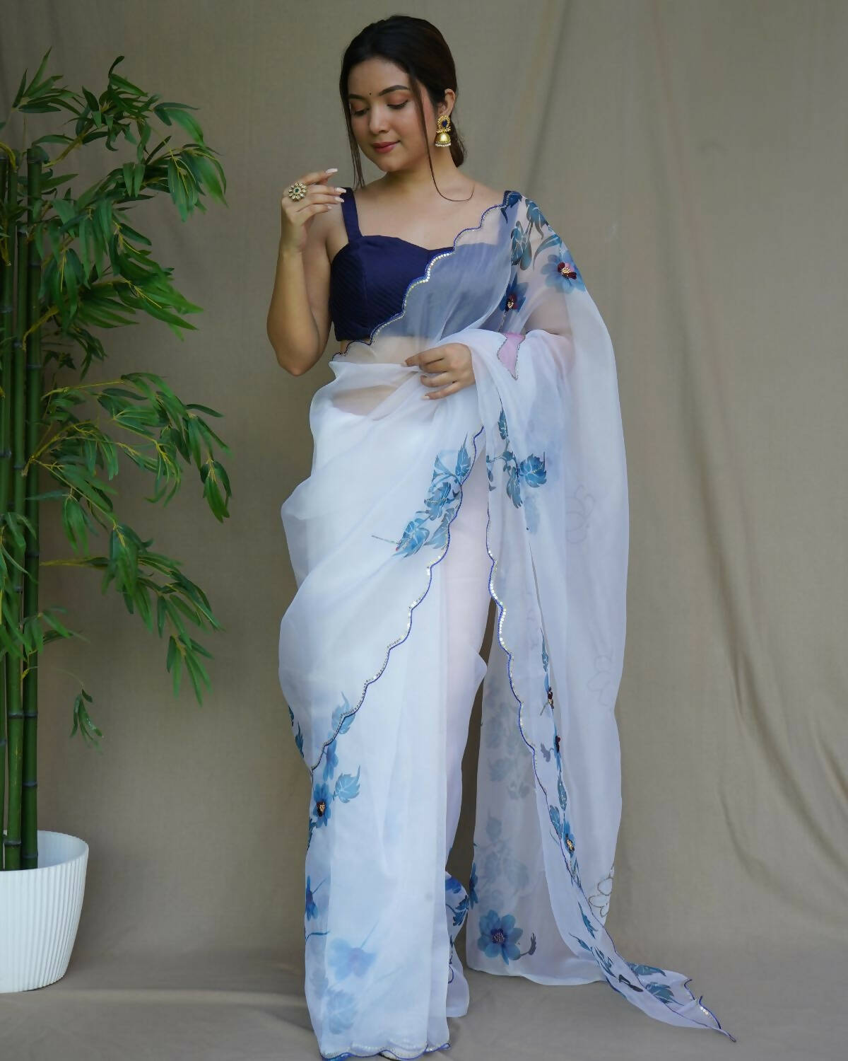 Vamsee White Organza Saree - Distacart