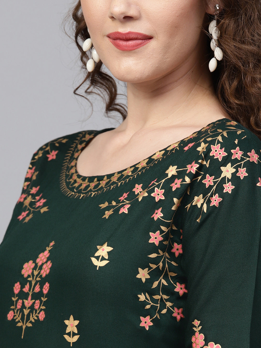 Ishin Women Green & Golden Printed A-Line Kurta - Distacart