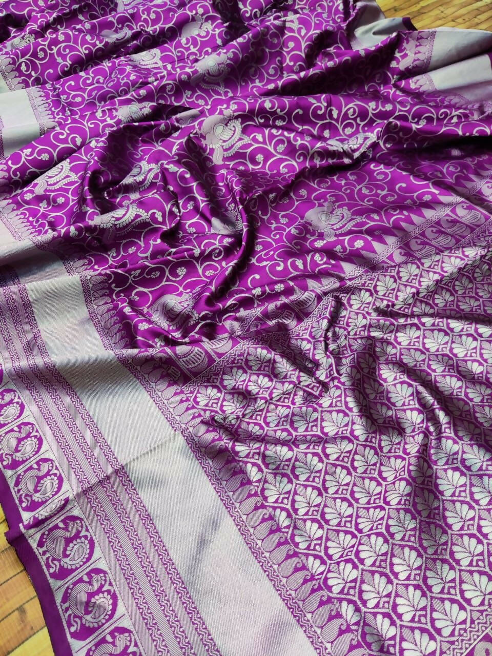 DEIANA'S Beautiful Golden Jari with New Design Soft Lichi Silk Saree - Majenta - Distacart