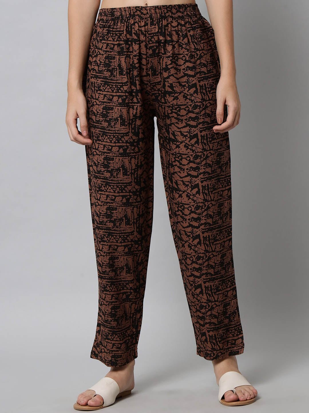 Kalini Women Embroidered Thread Work Kurta & Trousers - Distacart