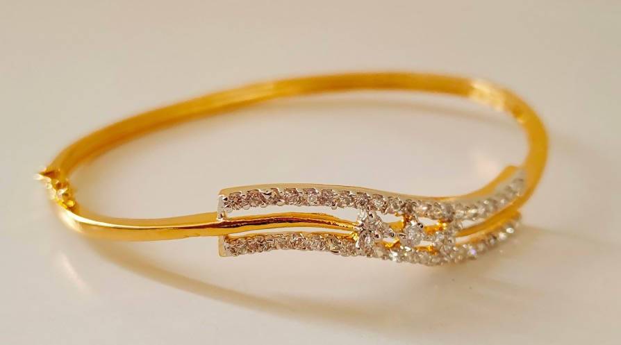 AD Bracelet With White Stone Size 2.4