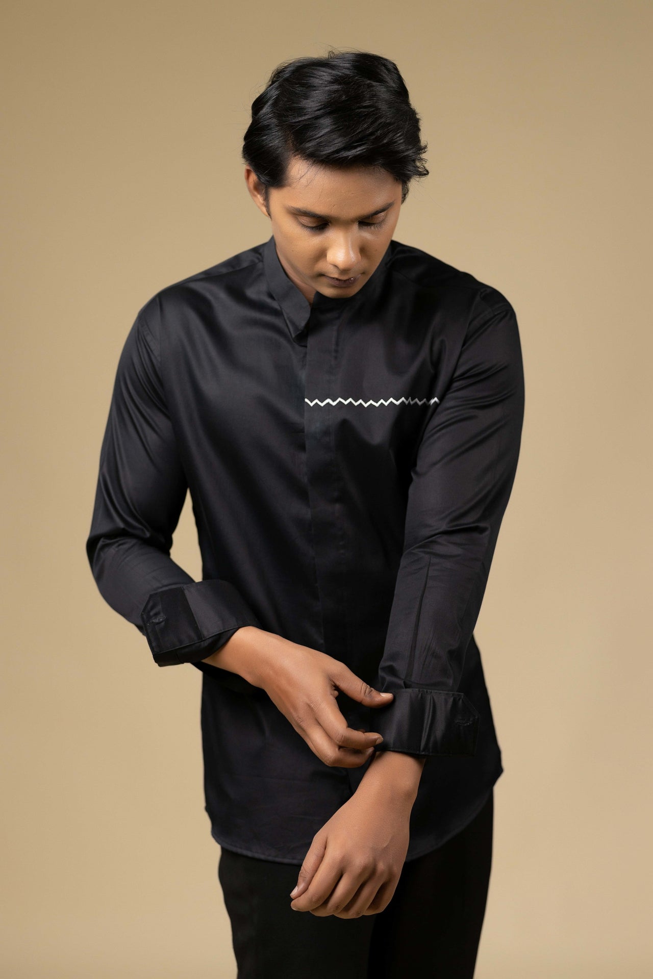 Black Vague Designer Men's Shirt by Hilo Designs - Distacart
