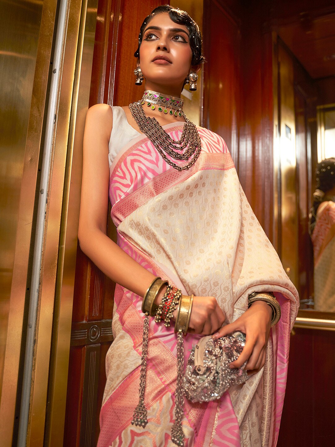 Mitera Cream-Coloured & Pink Paisley Silk Blend Banarasi Saree - Distacart