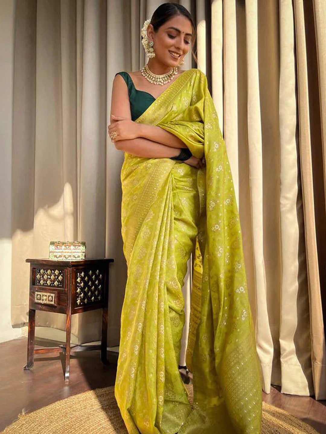 Kalini Floral Woven Design Zari Detailed Banarasi Saree - Distacart
