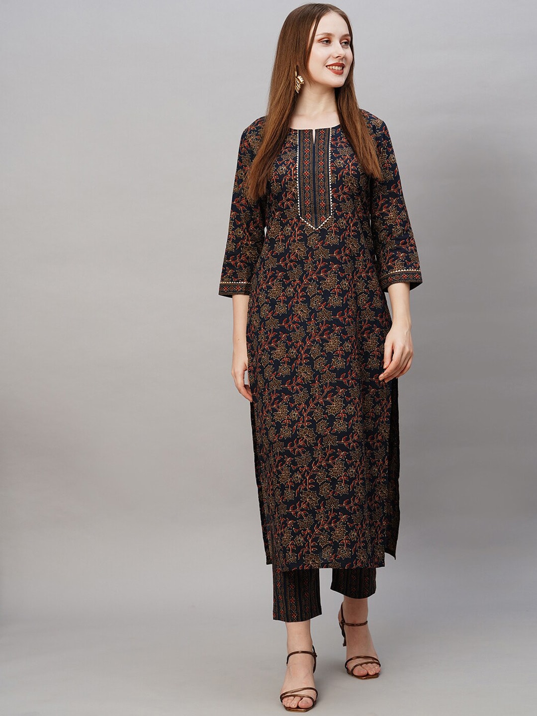 Kalini Floral Printed Regular Kurta With Trousers - Distacart