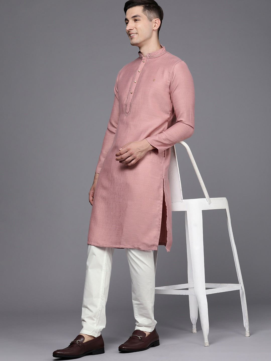 Manyavar Men Pink Solid Kurta with Pyjamas - Distacart