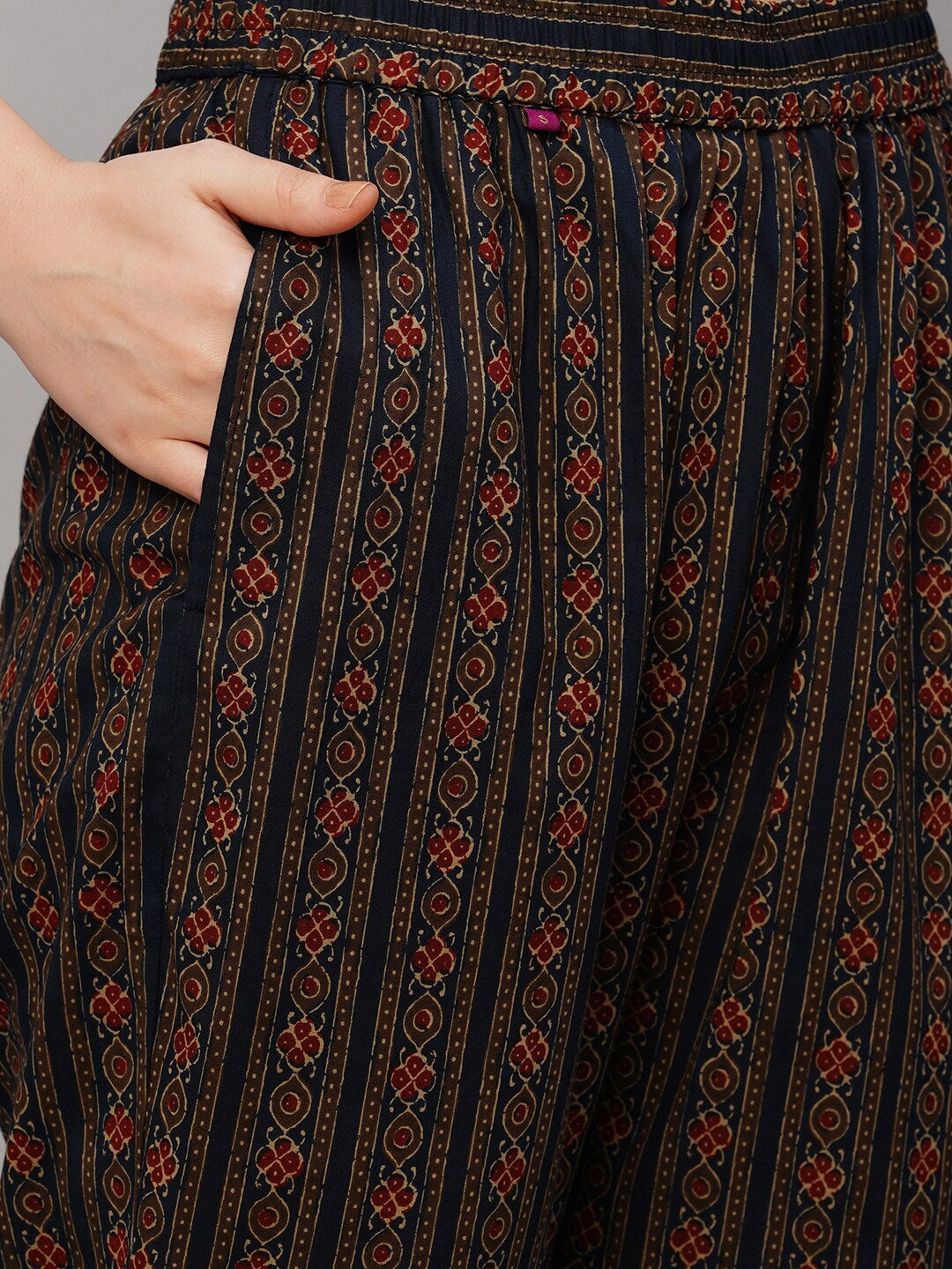 Kalini Floral Printed Regular Kurta With Trousers - Distacart