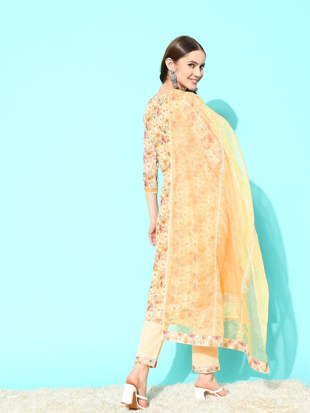 Sangria Floral Embroidered Regular Thread Work Linen Kurta with Trousers & With Dupatta - Distacart