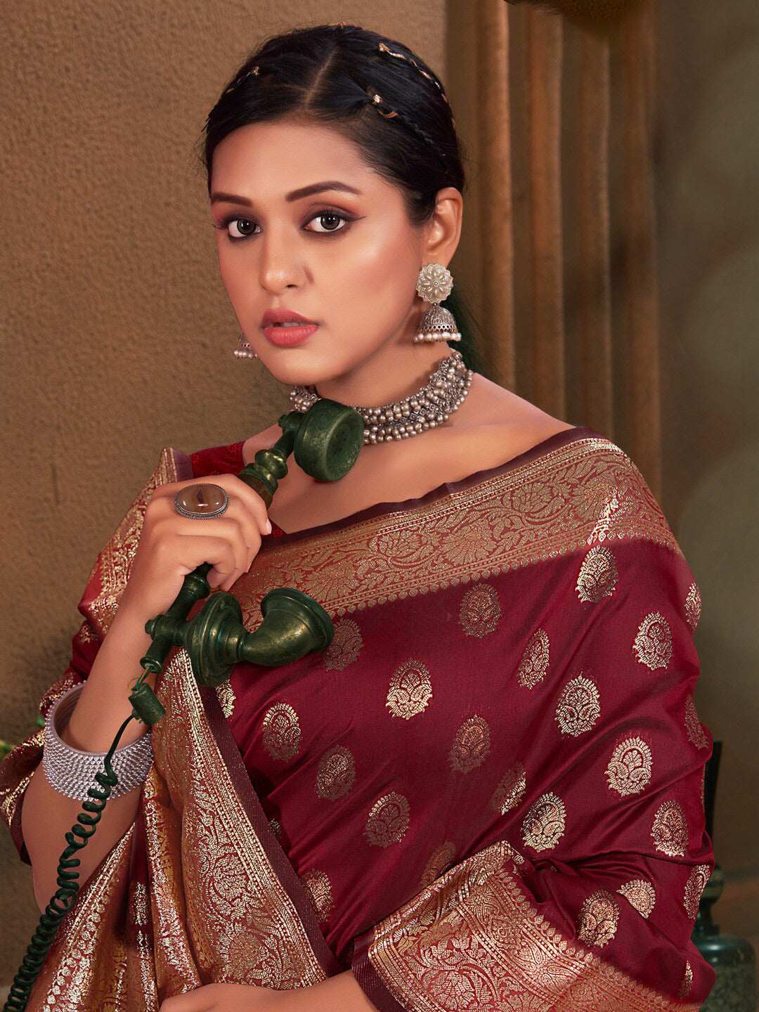 Mitera Ethnic Motif Woven Design Zari Saree - Distacart
