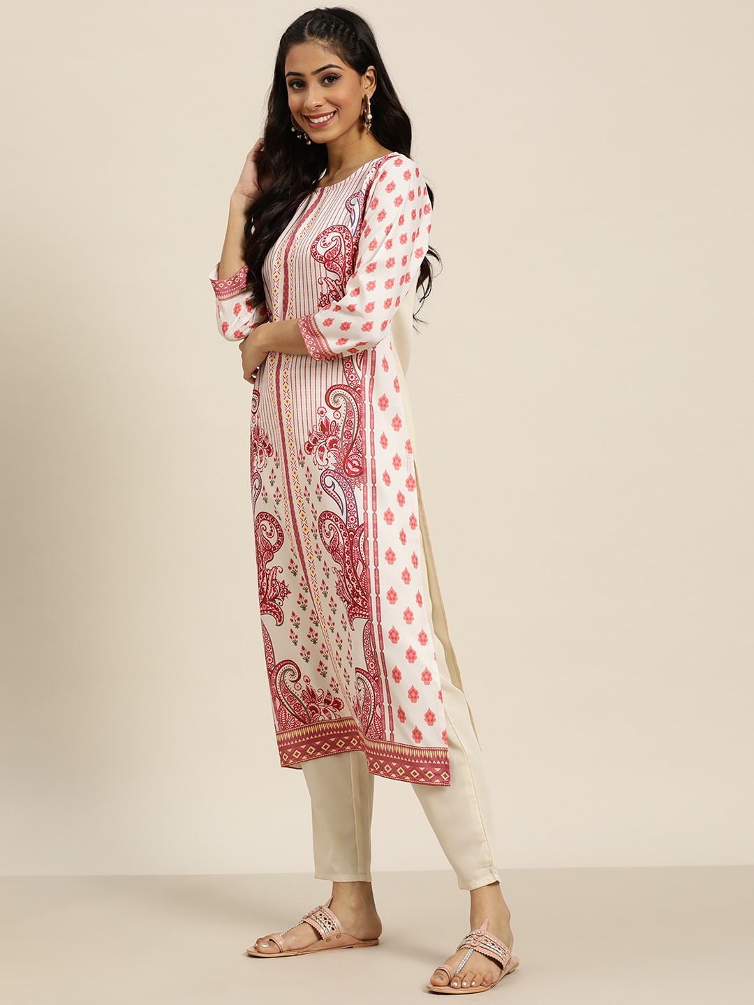 Sangria Women White & Maroon Paisley Printed Kurta with Trousers - Distacart