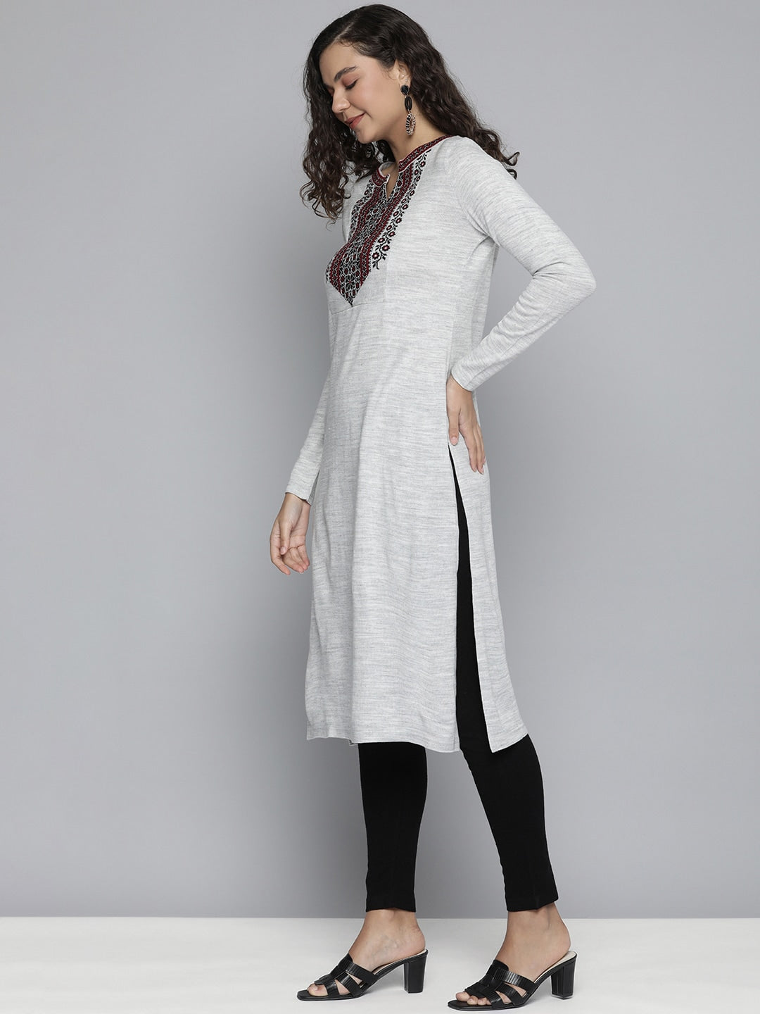 HERE&NOW Women Grey Melange & Red Ethnic Motifs Yoke Design Thread Work Kurta - Distacart
