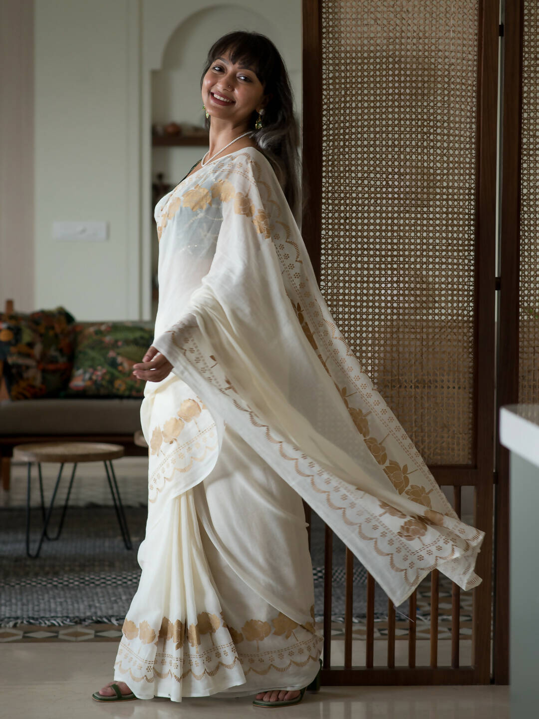 Suta White Floral Cotton Blend Saree - Distacart