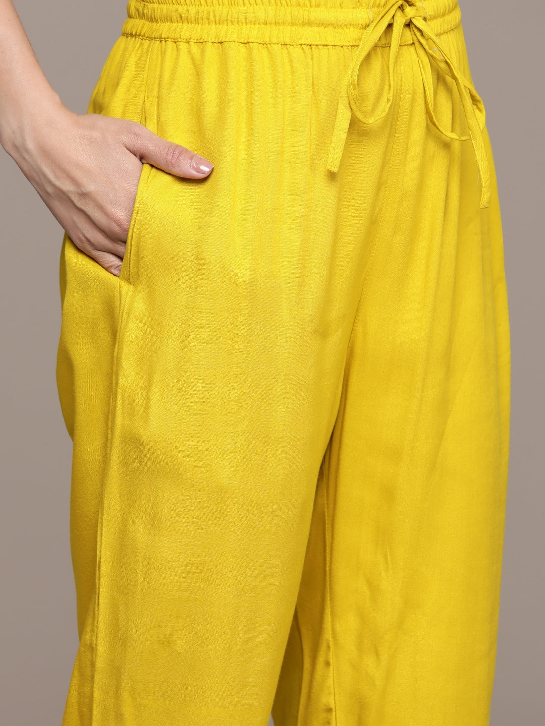 Anubhutee Leheriya Embroidered Regular Kurta With Trousers & Dupatta - Distacart