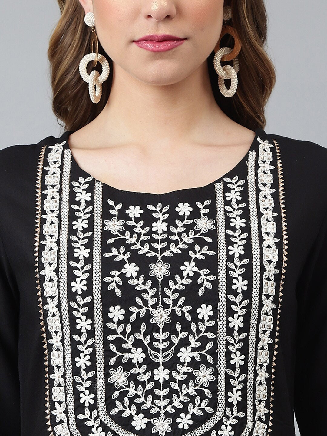 Khushal K Women Black & White Floral Yoke Design Kurta - Distacart