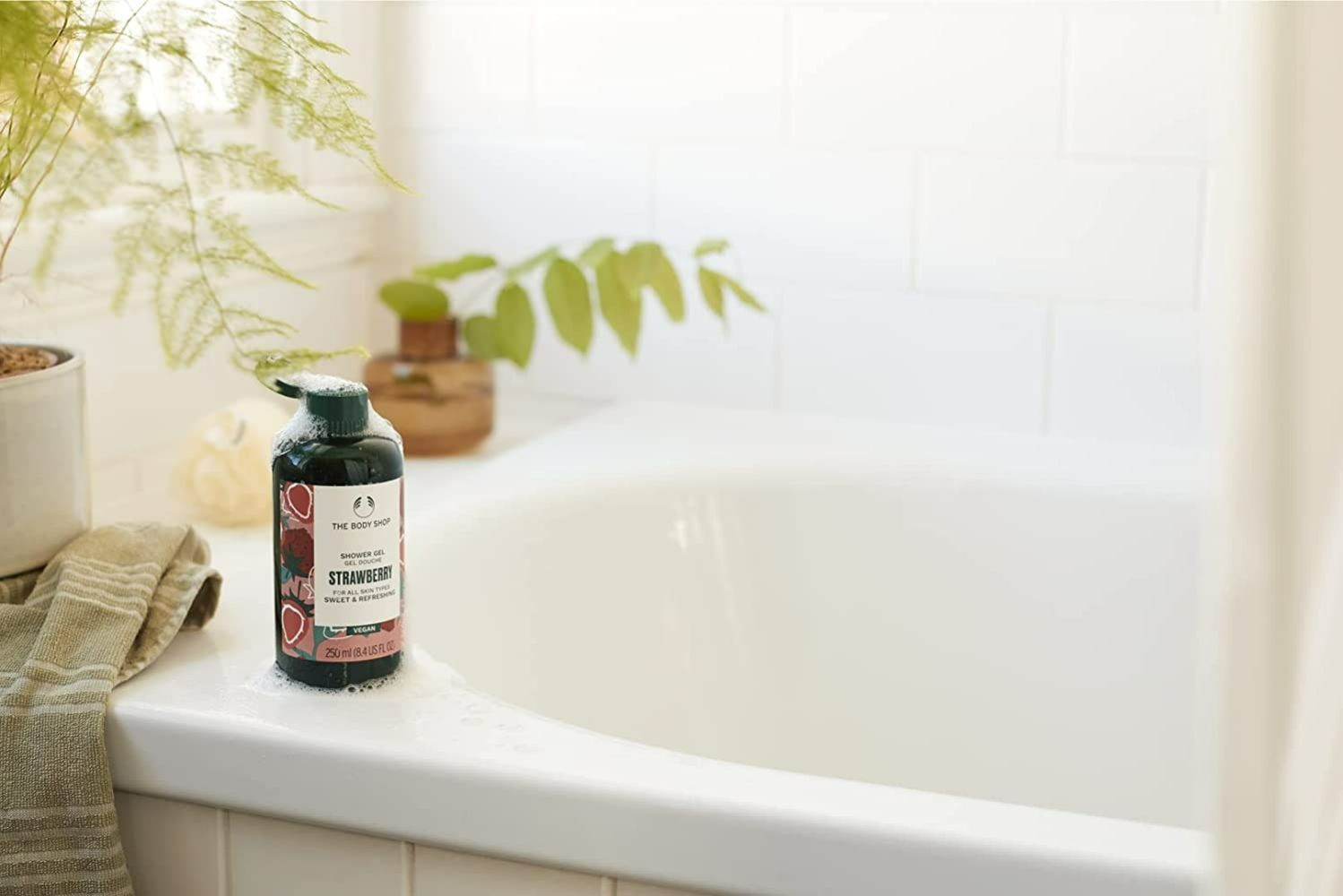 The Body Shop Strawberry Shower Gel - Distacart