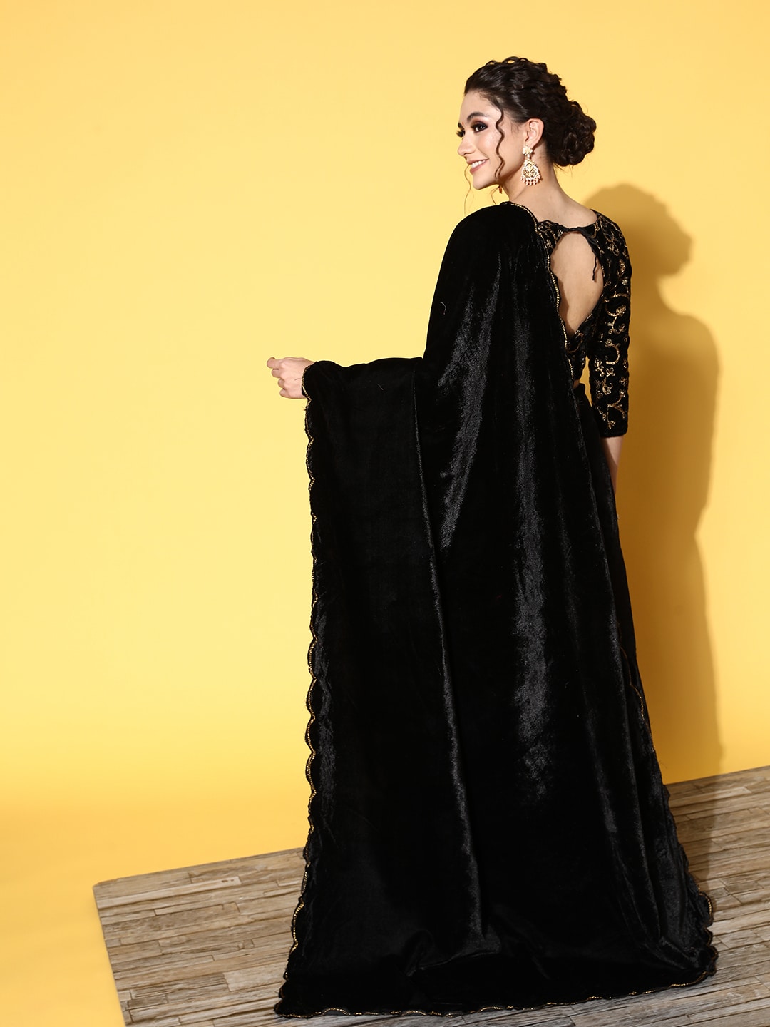 Mitera Solid Saree with Embroidered border - Distacart