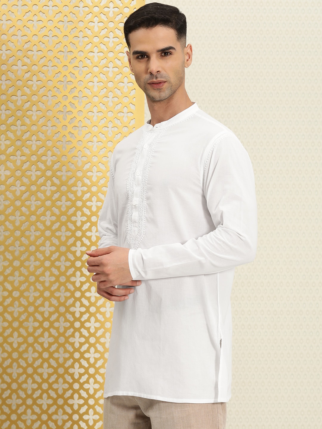House of Pataudi Men Pure Cotton Solid Chikankari Jashn Short Kurta - Distacart