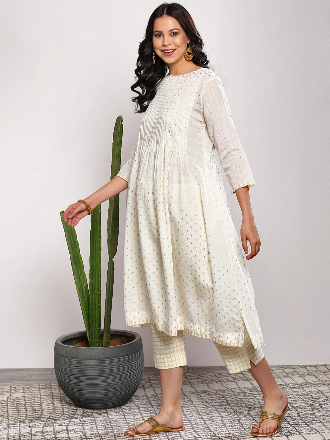 Sangria Women Off-White Printed Kurta with Crop Trousers - Distacart