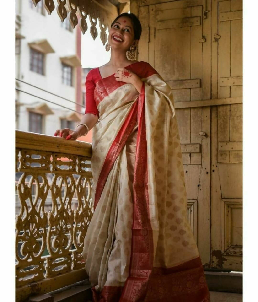 DEIANA'S Beautiful Golden Jari with New Design Soft Lichi Silk Saree - White - Distacart