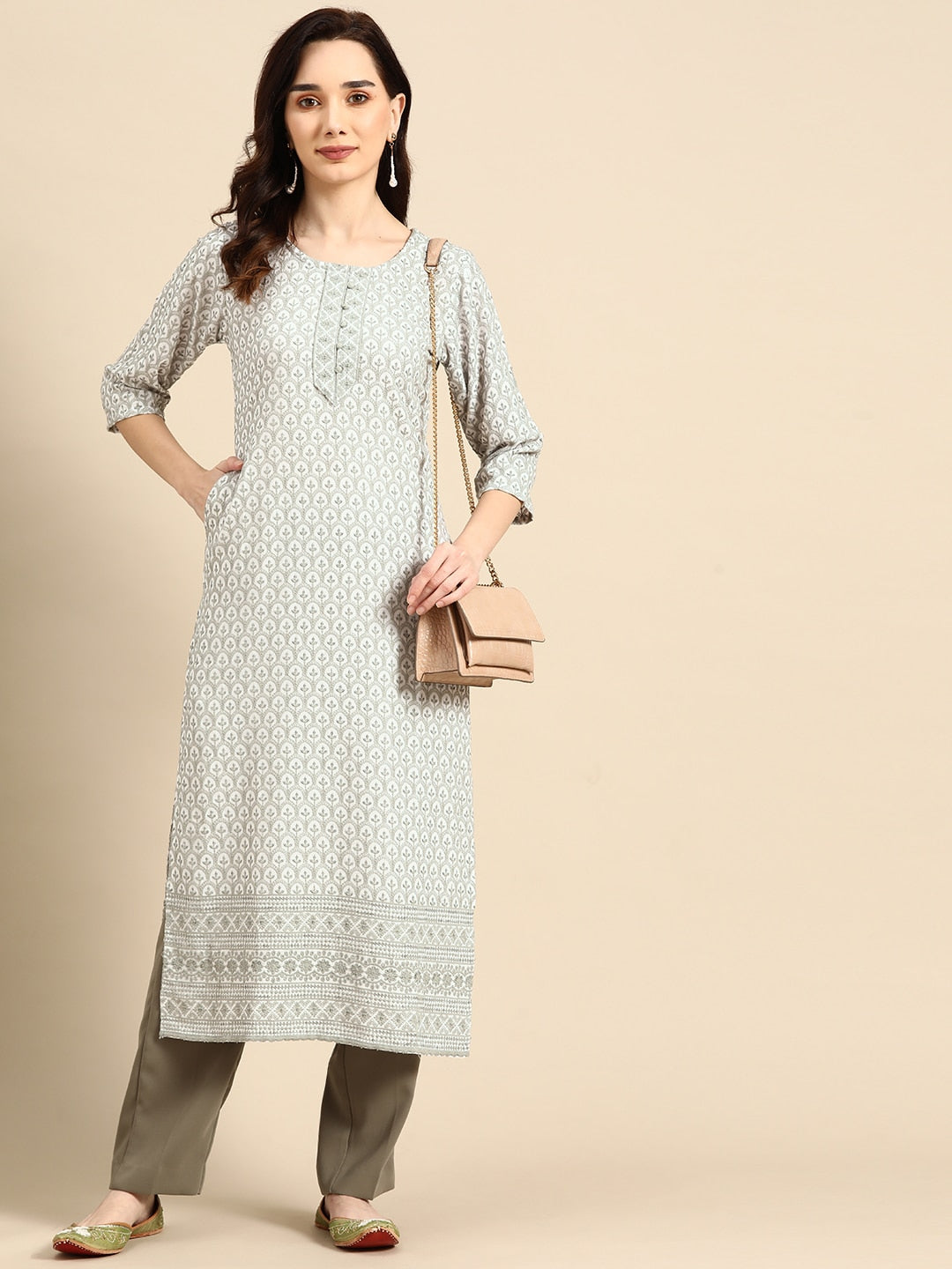 Sangria Women Grey & White Ethnic Motifs Embroidered Thread Work Kurta - Distacart