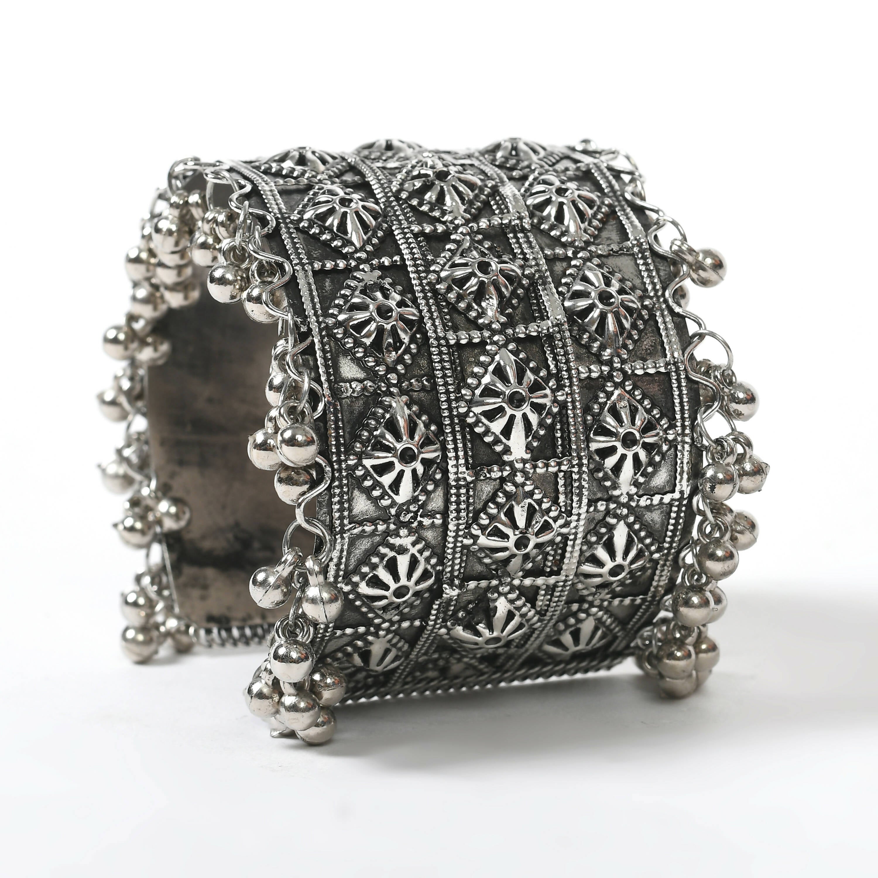 Mominos Fashion Joharkamal Oxidised Silver-Plated Ghungroo Handcraft Bracelet - Design 024 - Distacart