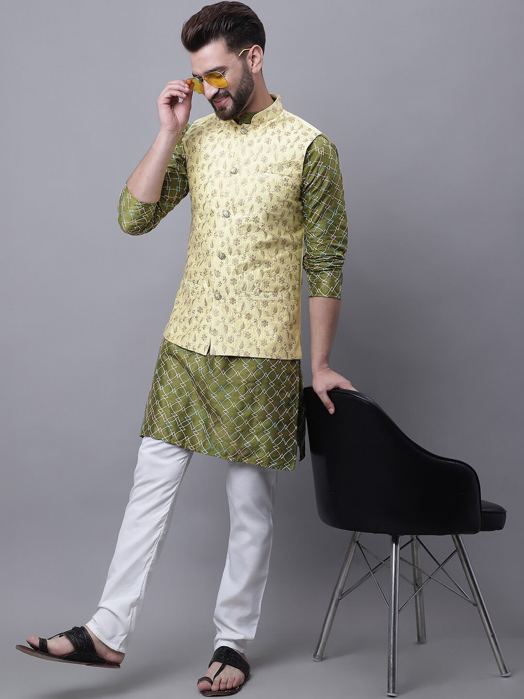 Sojanya Men Embroidered Regular Thread Work Kurta With Pyjamas & Nehru Jacket - Distacart