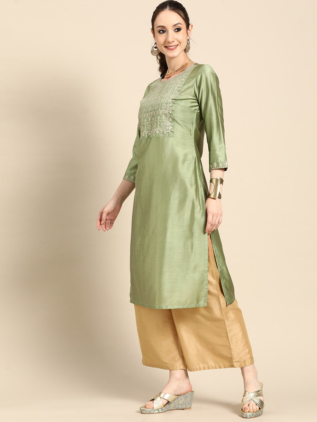 Sangria Women Floral Embroidered Thread Work Pastels Kurta - Distacart