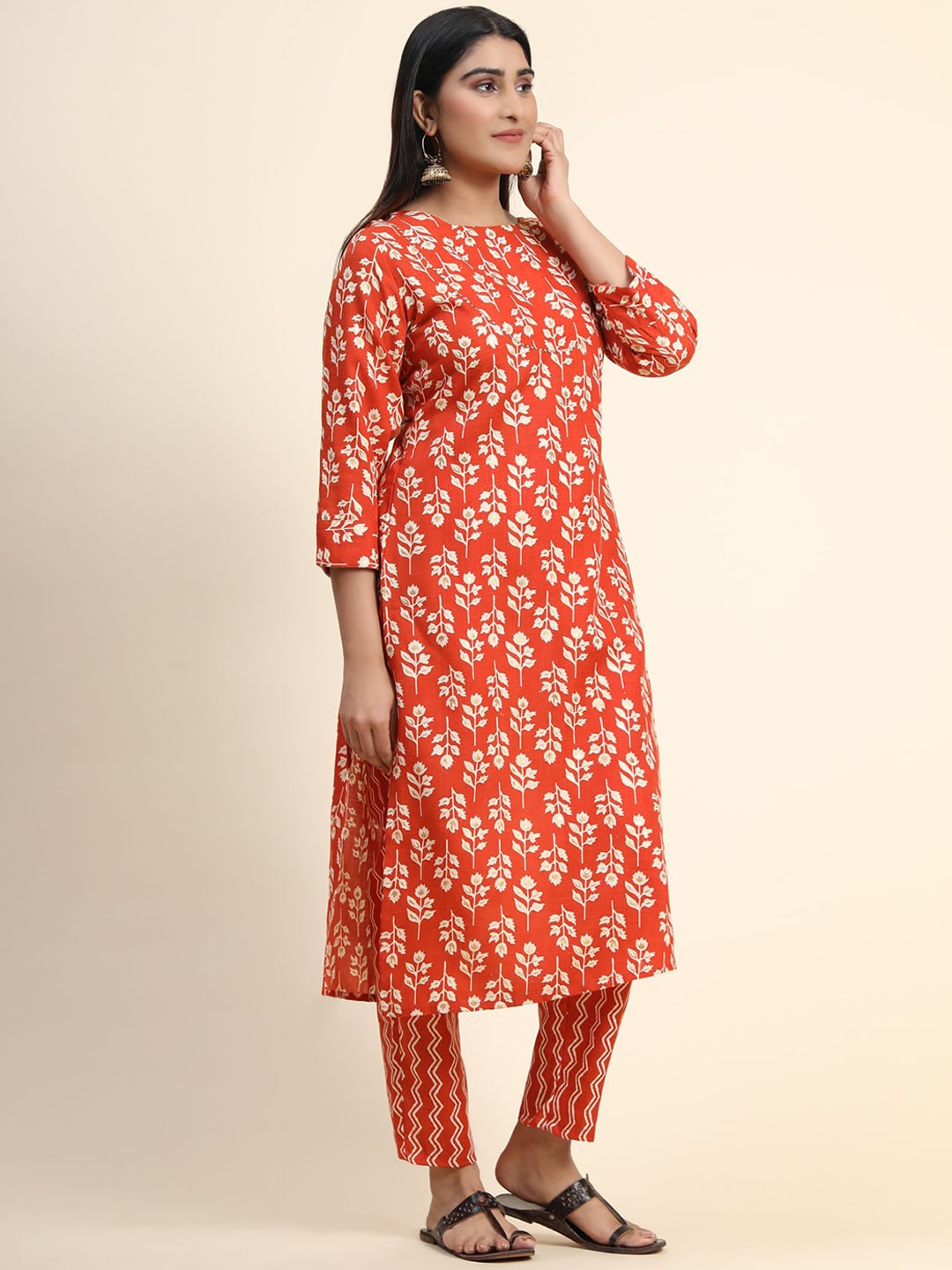 Kalini Floral Printed Kurta with Pyjamas - Distacart