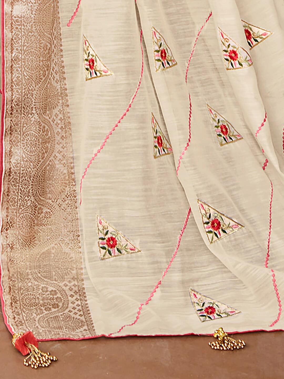 Saree Mall Floral Embroidered Sequin Embellished Zari Saree - Distacart